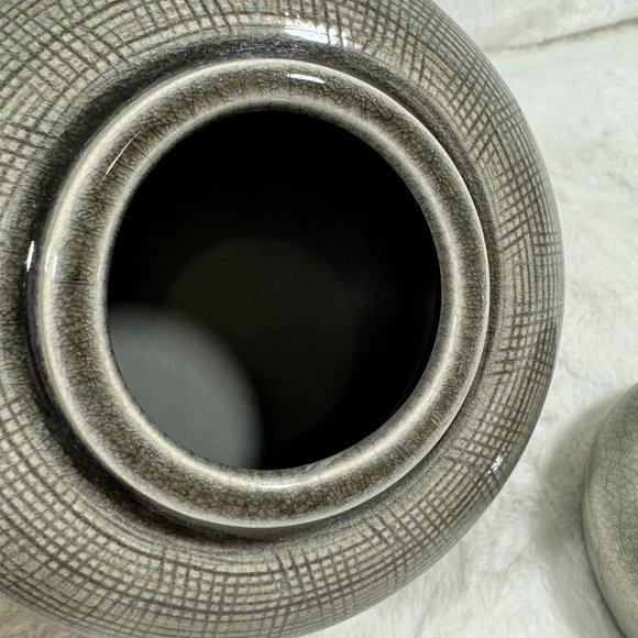 Ceramic Jar With Lid And ombre into woven pattern Container - Picture 3 of 8